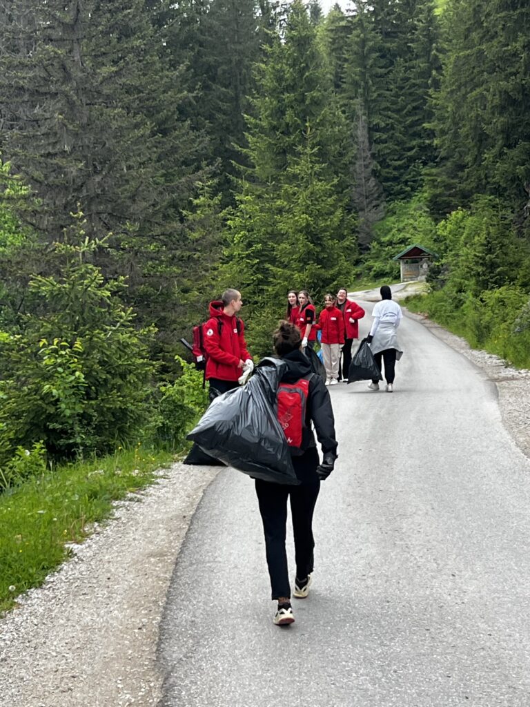 Spremni za akciju! Naš tim kreće u još jednu misiju čišćenja – s voljom, alatima i osmijehom.